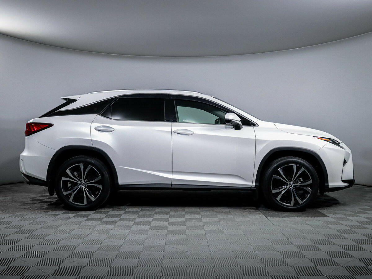 Б/У Лексус Р-Икс 2017 года. Фото: #3