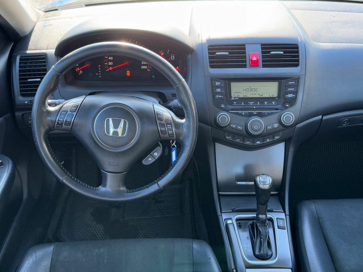 Б/У Хонда Аккорд 2006 года. Фото: #8