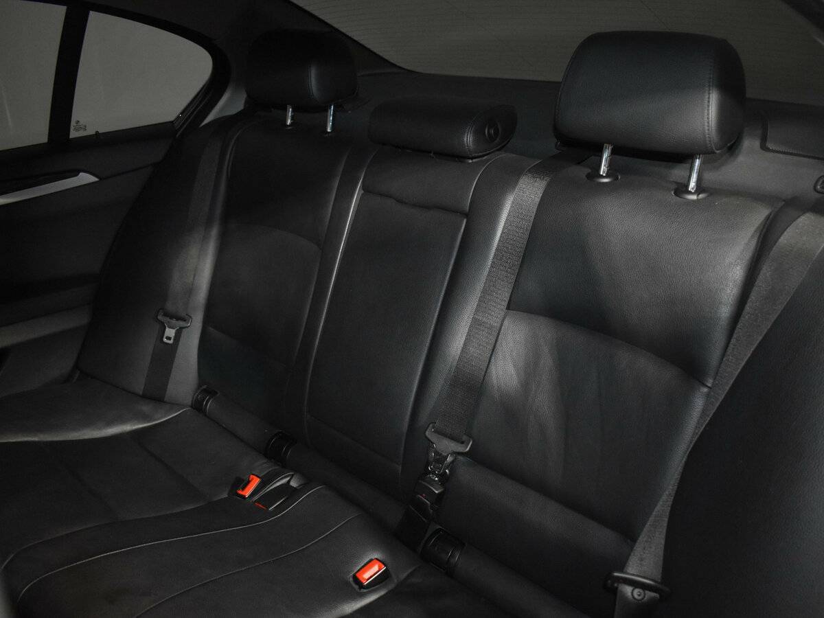 Б/У БМВ 5 серии 2013 года. Фото: #8