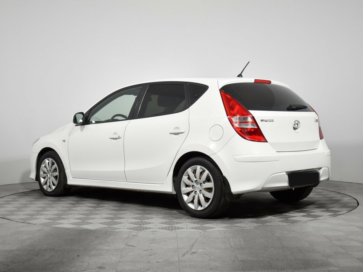 Б/У Хендай ай30 2011 года. Фото: #5