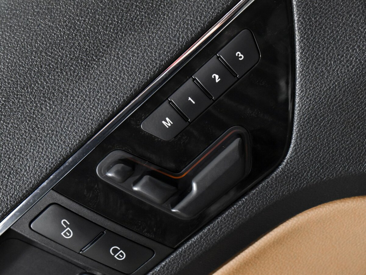 Б/У Мерседес-Бенц Е-Класс 2010 года. Фото: #7