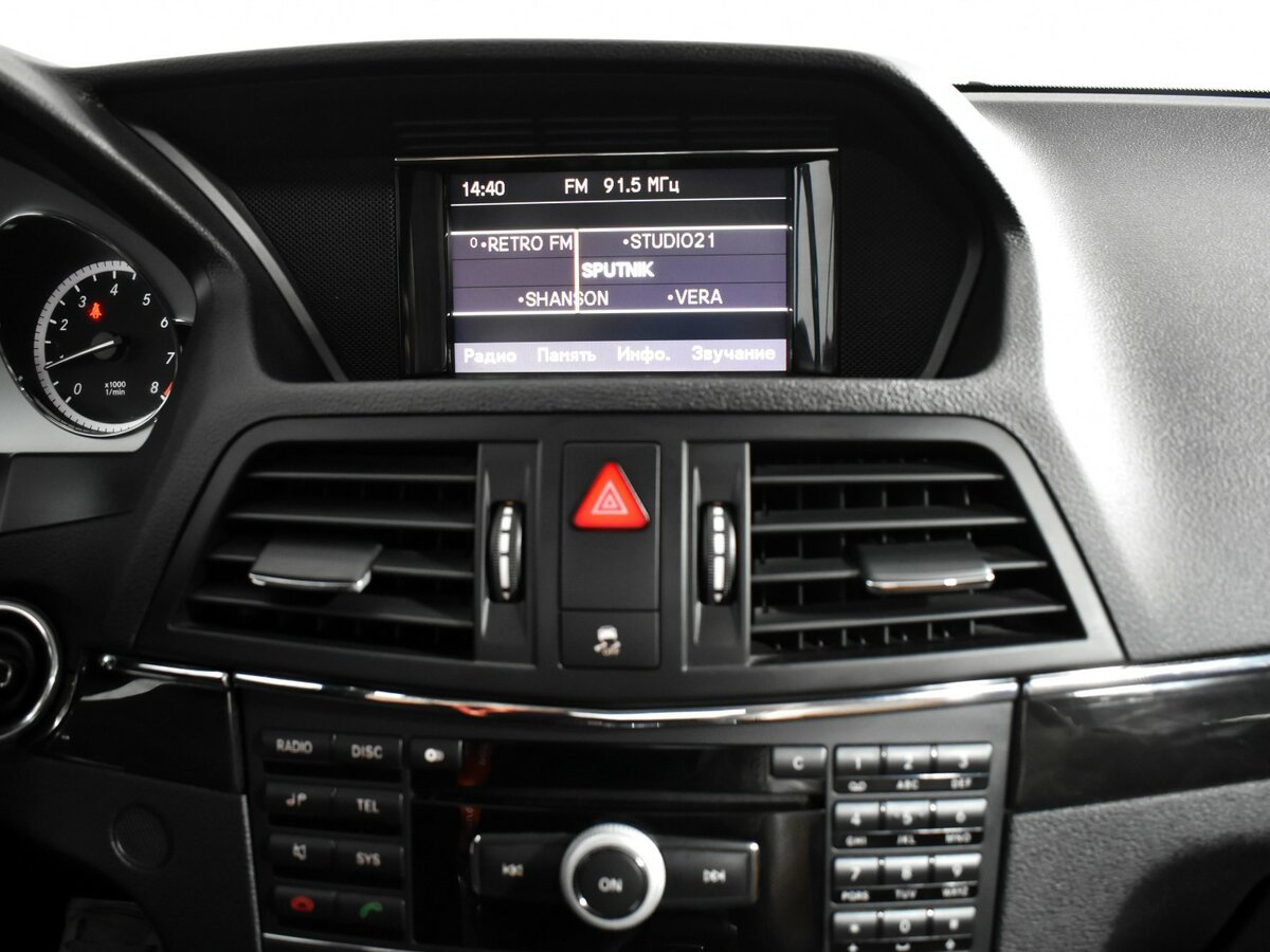 Б/У Мерседес-Бенц Е-Класс 2010 года. Фото: #13