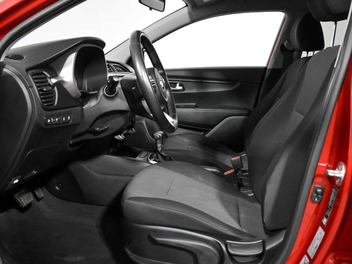 Б/У Киа Рио 2021 года. Фото: #9