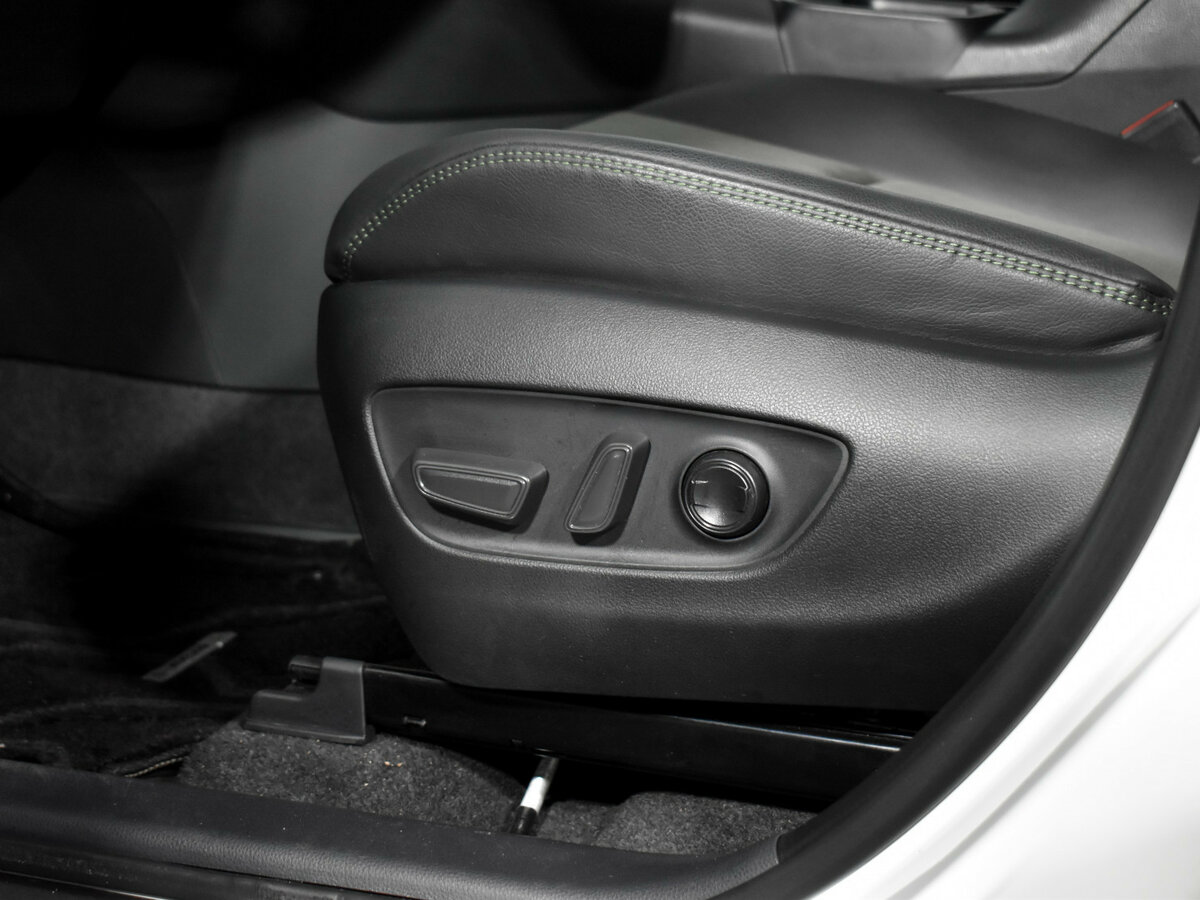 Б/У Тойота Рав4 2024 года. Фото: #7