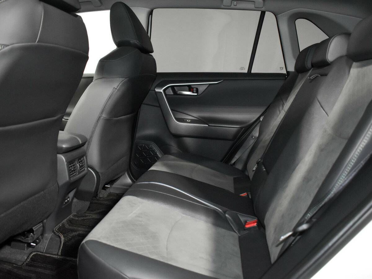 Б/У Тойота Рав4 2024 года. Фото: #10