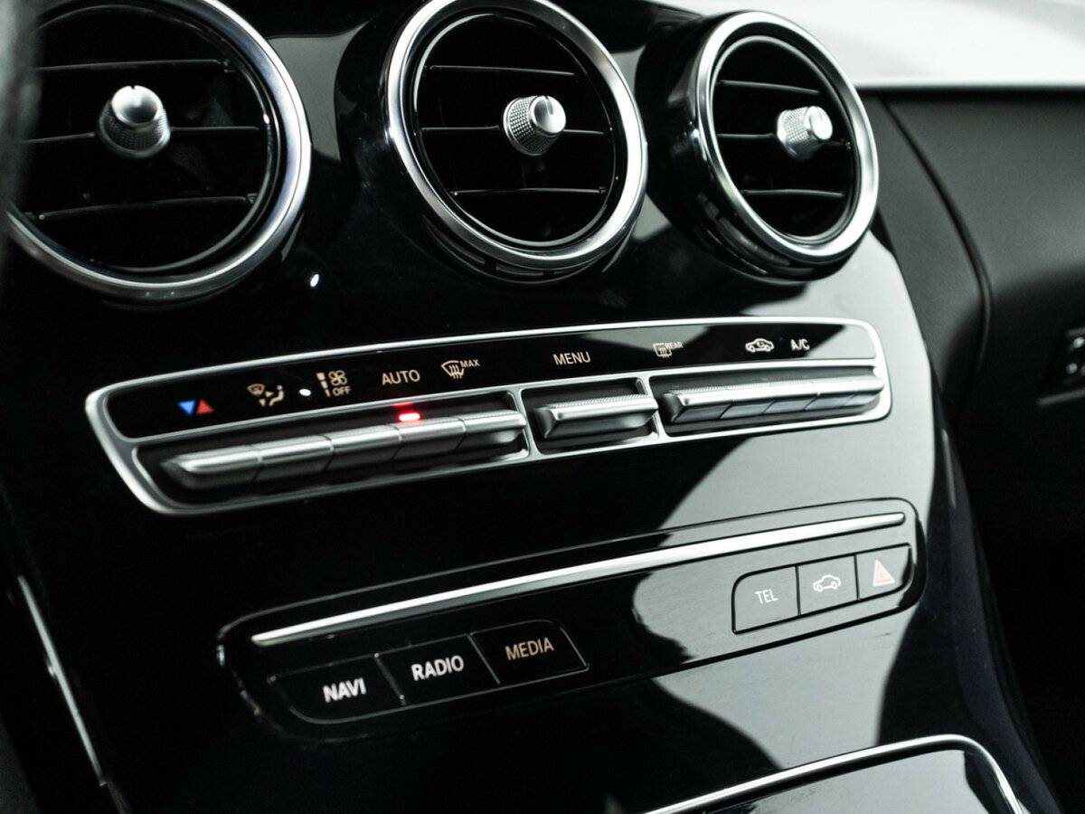 Б/У Мерседес-Бенц Ц-Класс 2019 года. Фото: #1