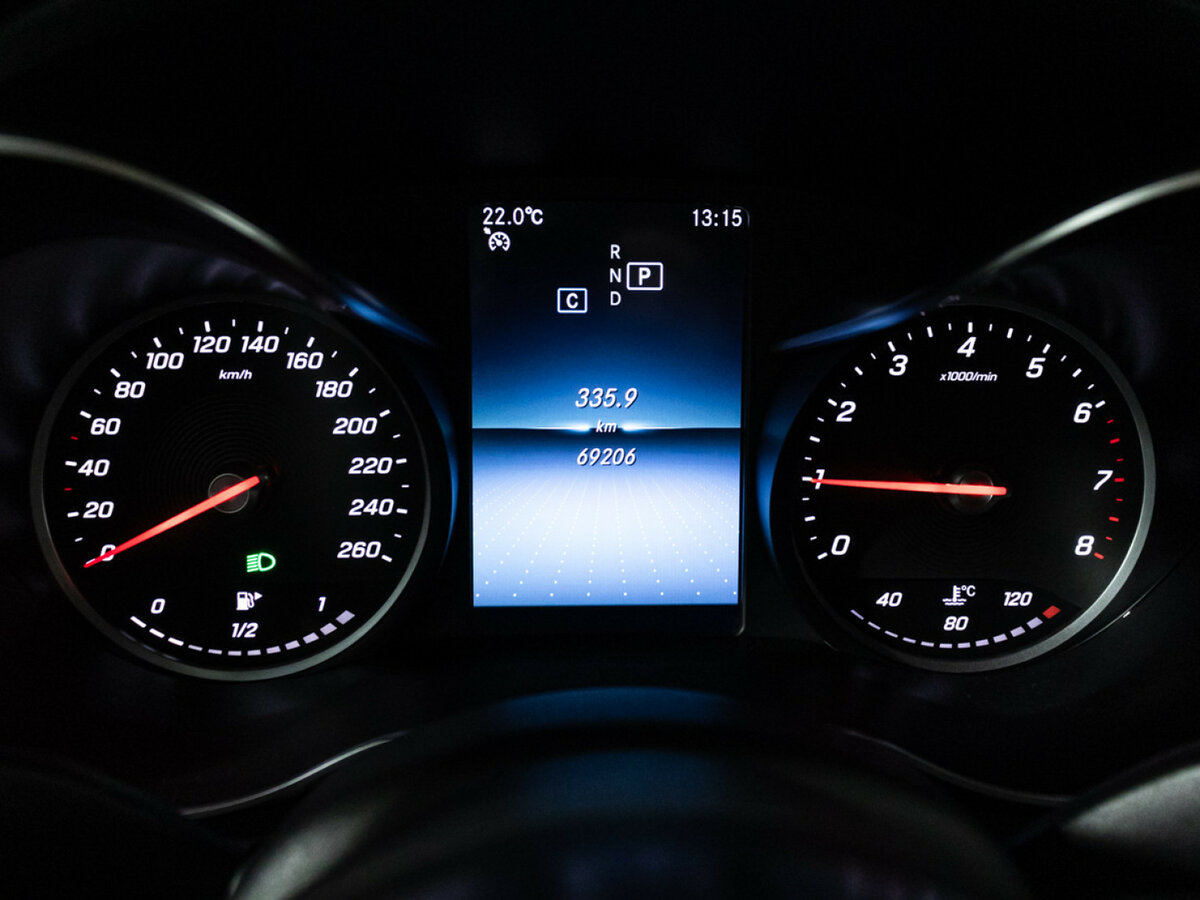 Б/У Мерседес-Бенц Ц-Класс 2019 года. Фото: #12