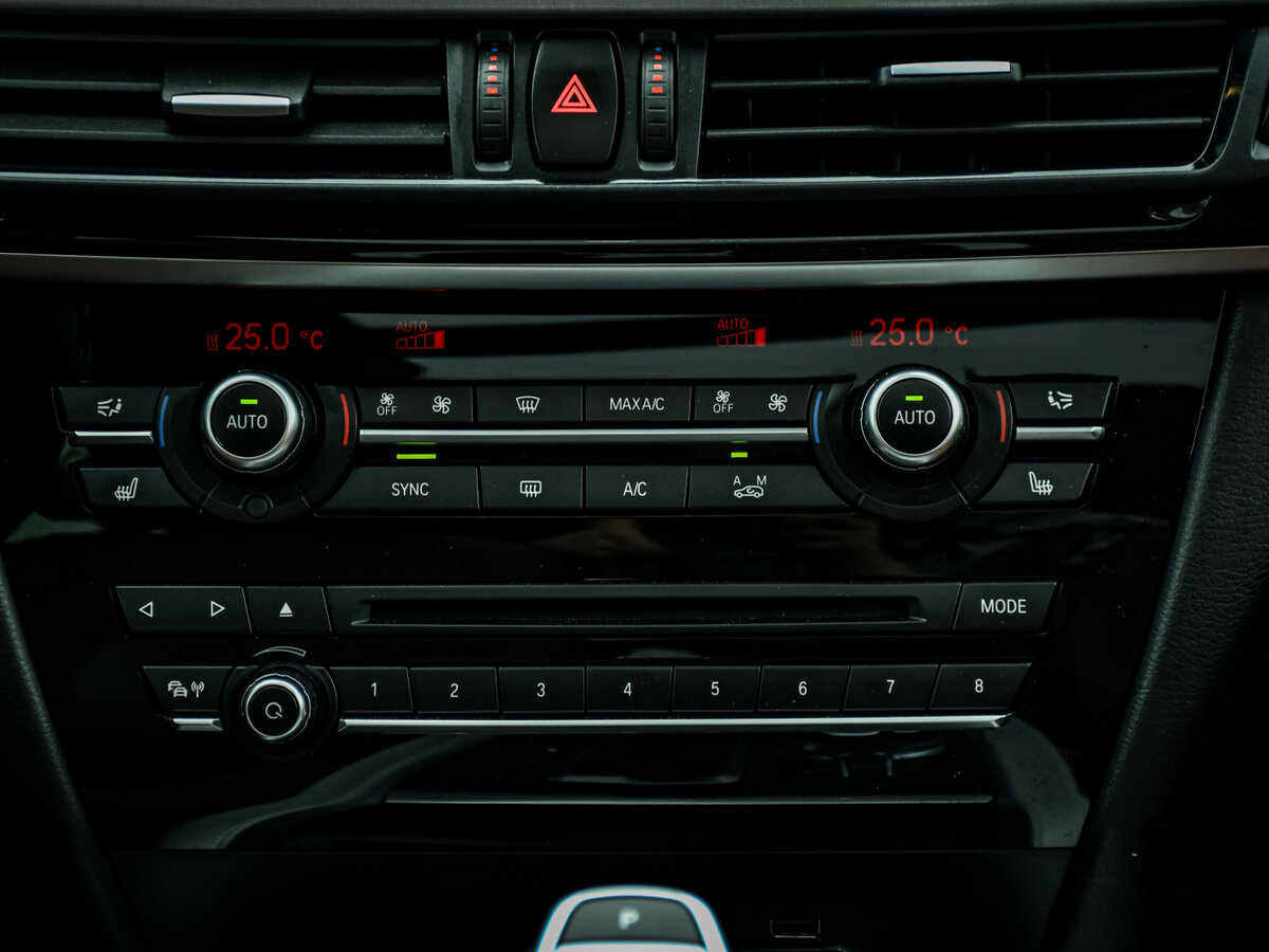 Б/У БМВ Икс5 2017 года. Фото: #14