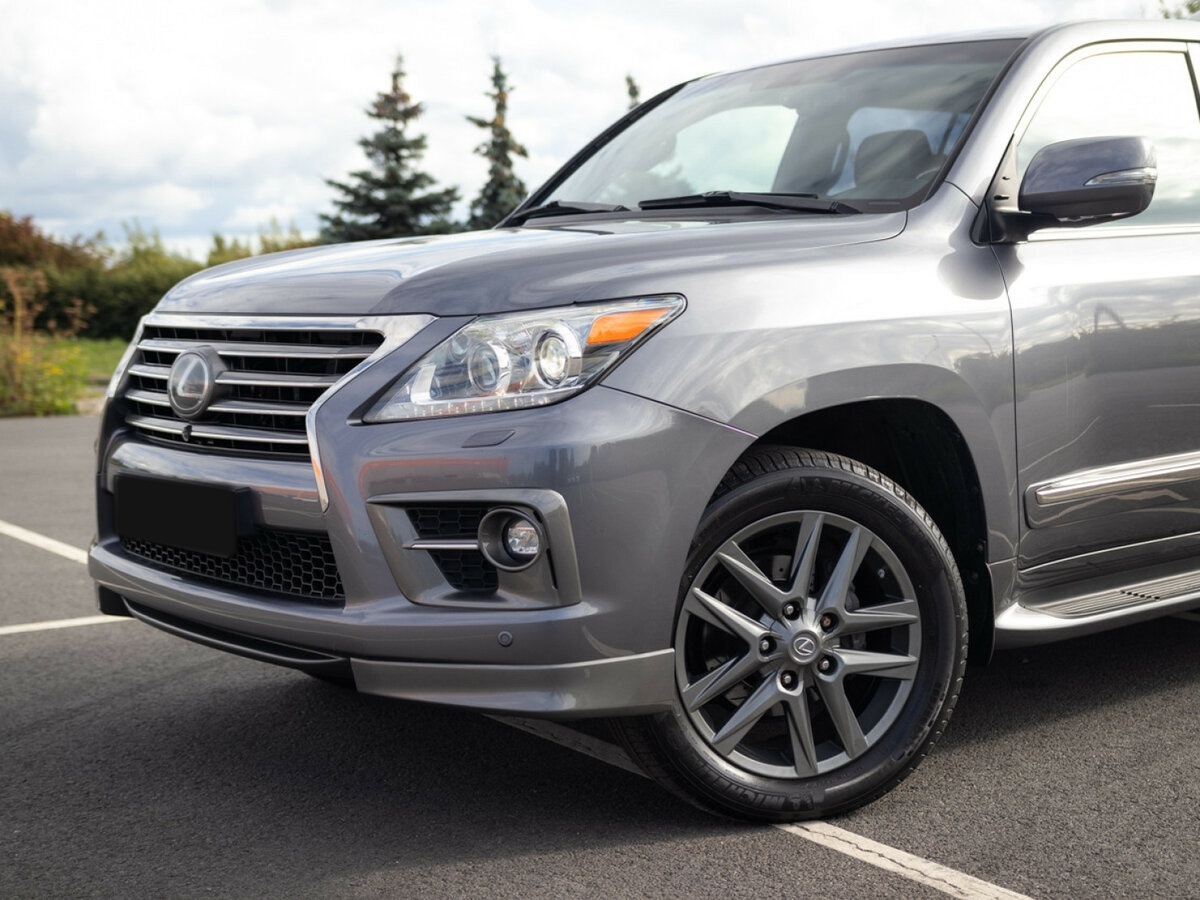 Б/У Лексус Л-Икс 2014 года. Фото: #1