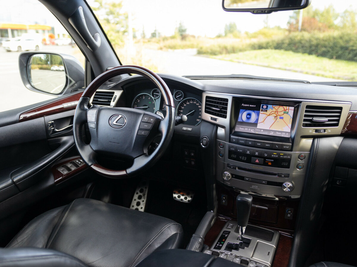 Б/У Лексус Л-Икс 2014 года. Фото: #10