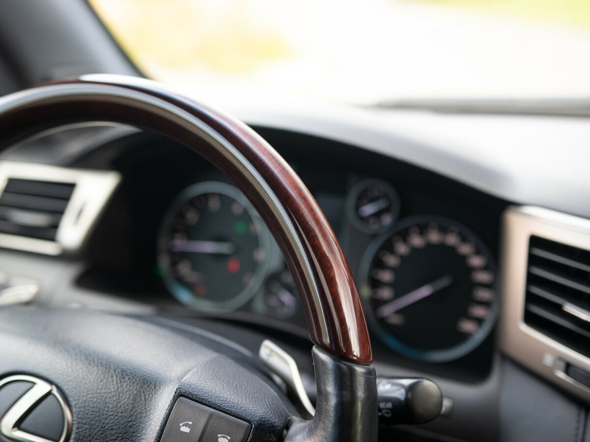 Б/У Лексус Л-Икс 2014 года. Фото: #11