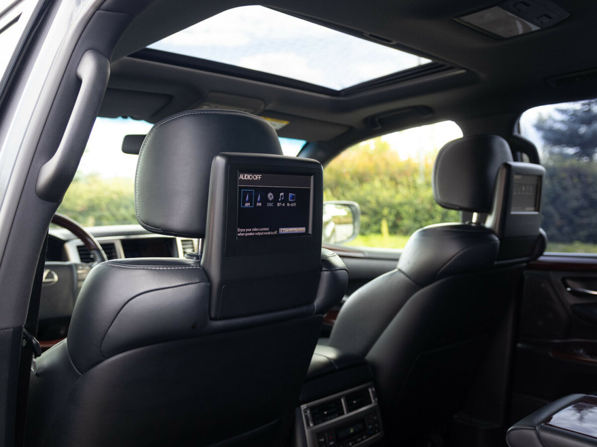 Б/У Лексус Л-Икс 2014 года. Фото: #15