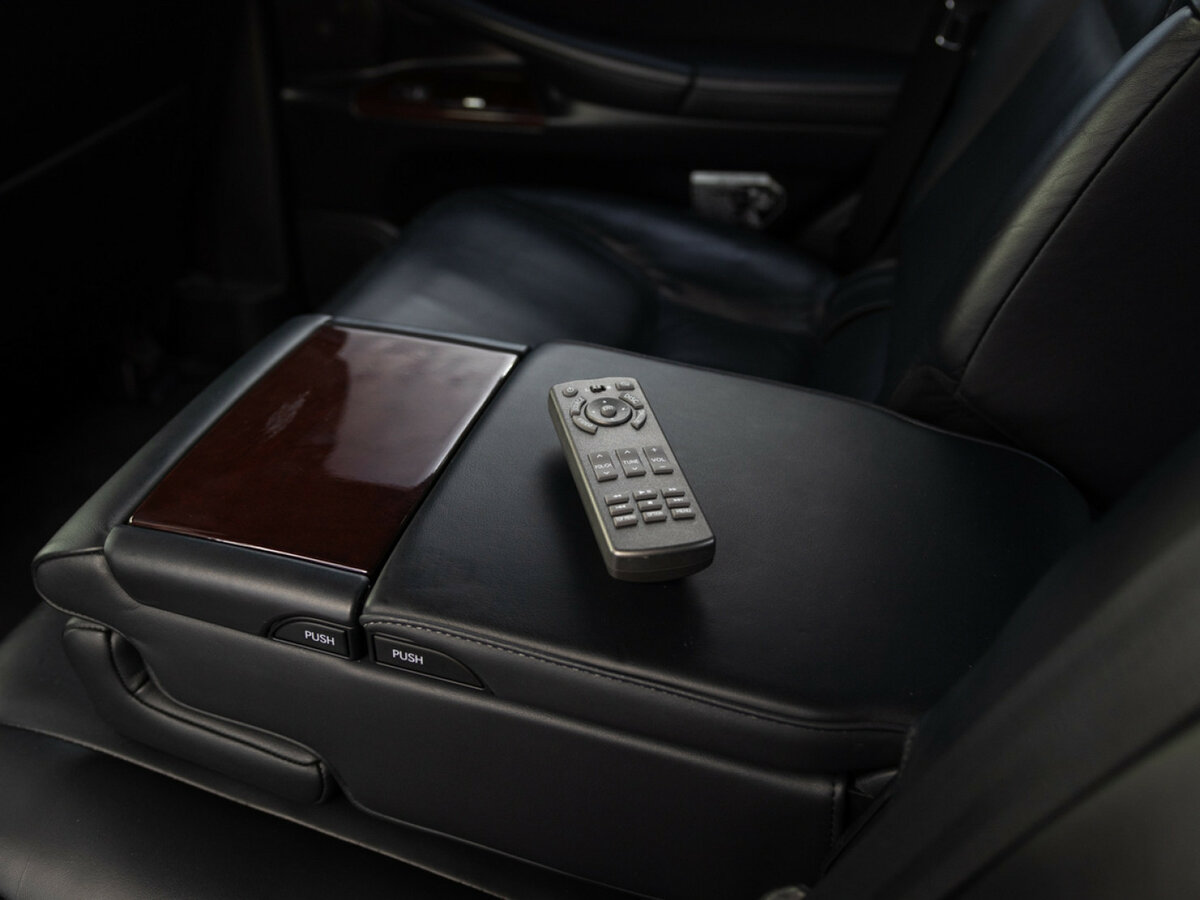 Б/У Лексус Л-Икс 2014 года. Фото: #16