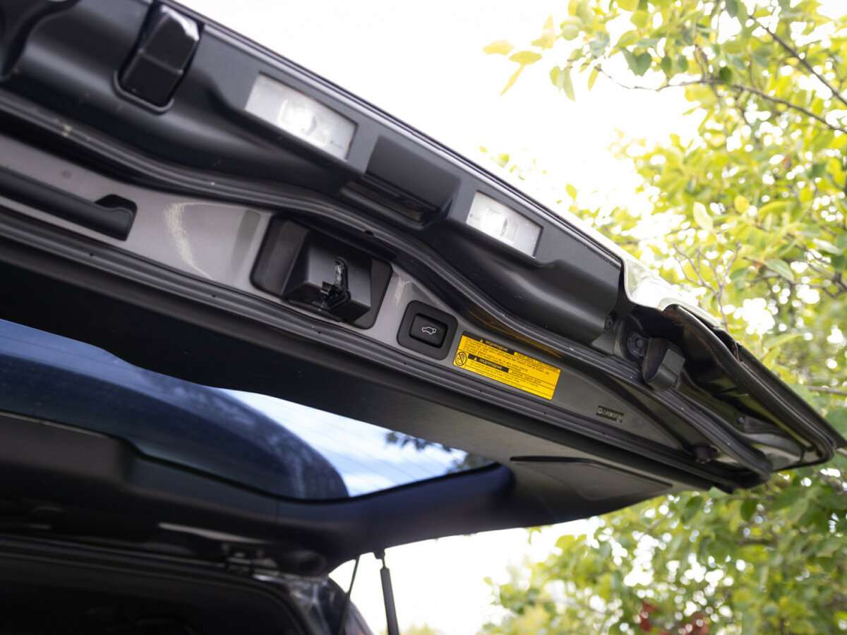 Б/У Лексус Л-Икс 2014 года. Фото: #19