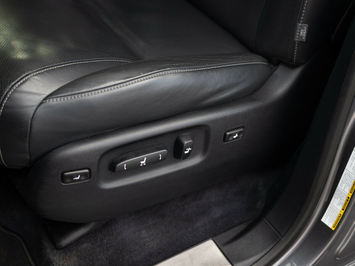 Б/У Лексус Л-Икс 2014 года. Фото: #22