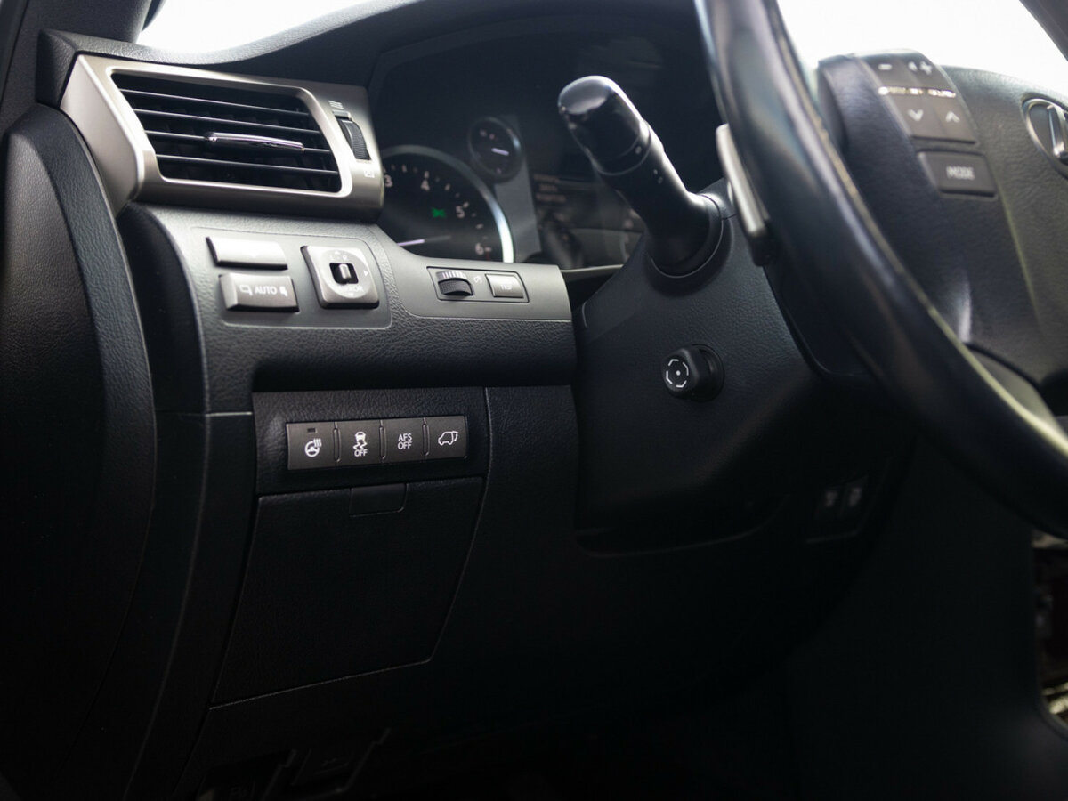 Б/У Лексус Л-Икс 2014 года. Фото: #24