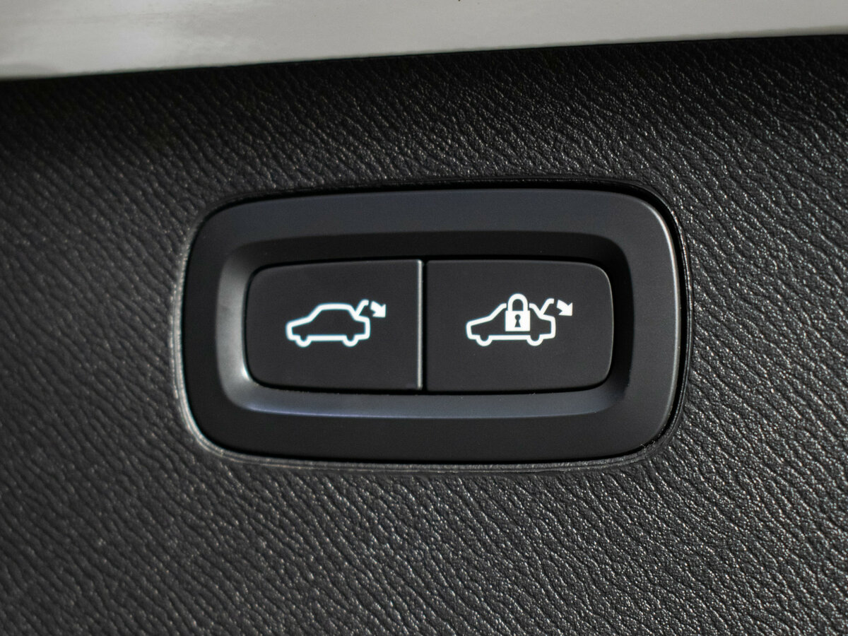 Б/У Вольво ИксЦ90 2019 года. Фото: #9