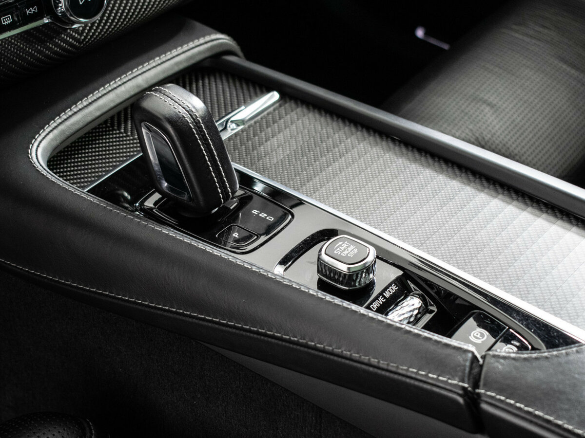 Б/У Вольво ИксЦ90 2019 года. Фото: #17