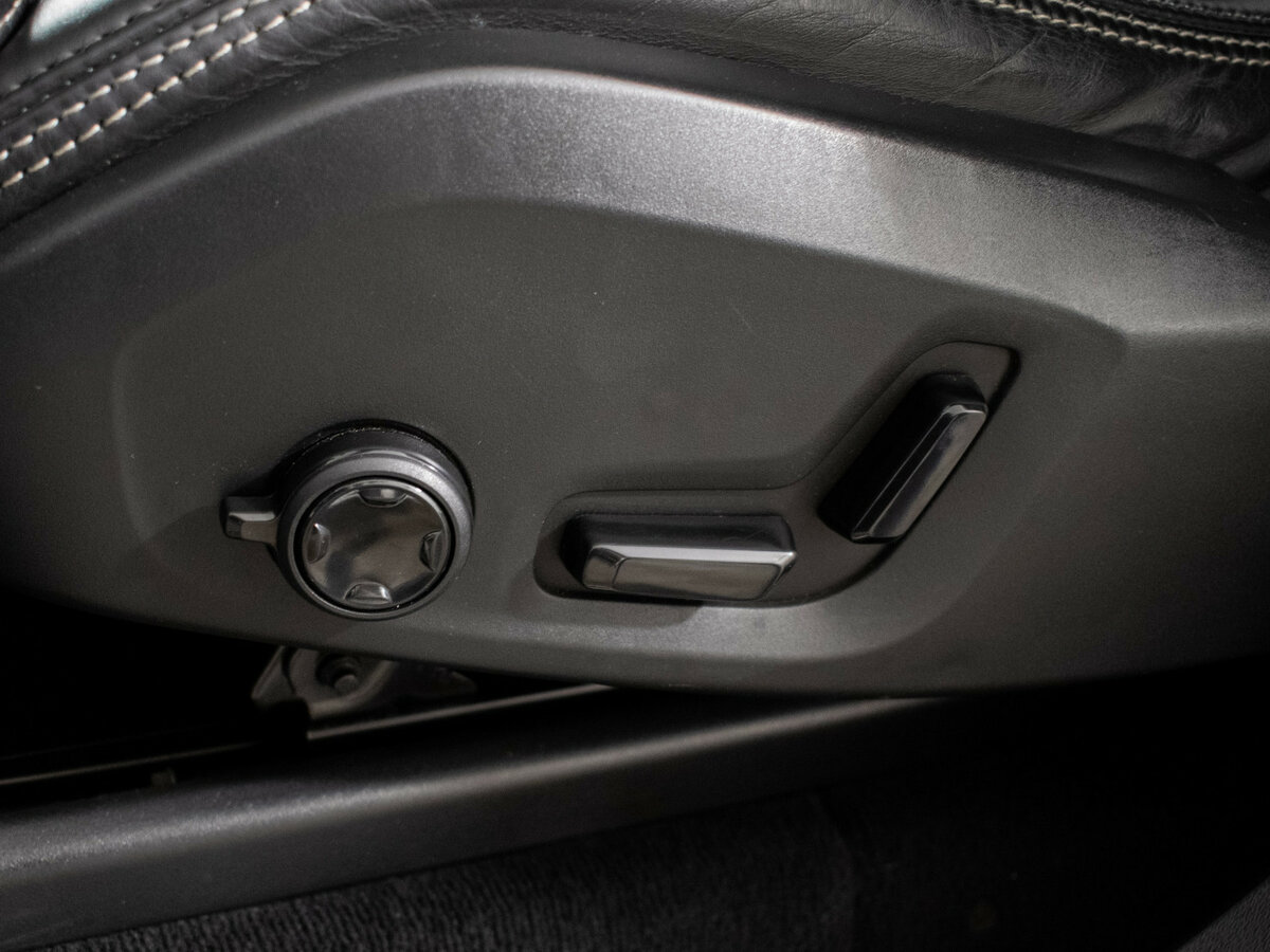 Б/У Вольво ИксЦ90 2019 года. Фото: #19