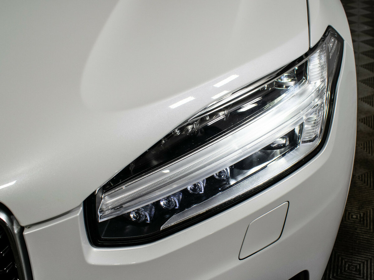 Б/У Вольво ИксЦ90 2019 года. Фото: #23