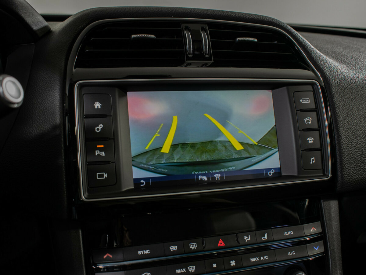 Б/У Ягуар Ф-Пэйс 2017 года. Фото: #15