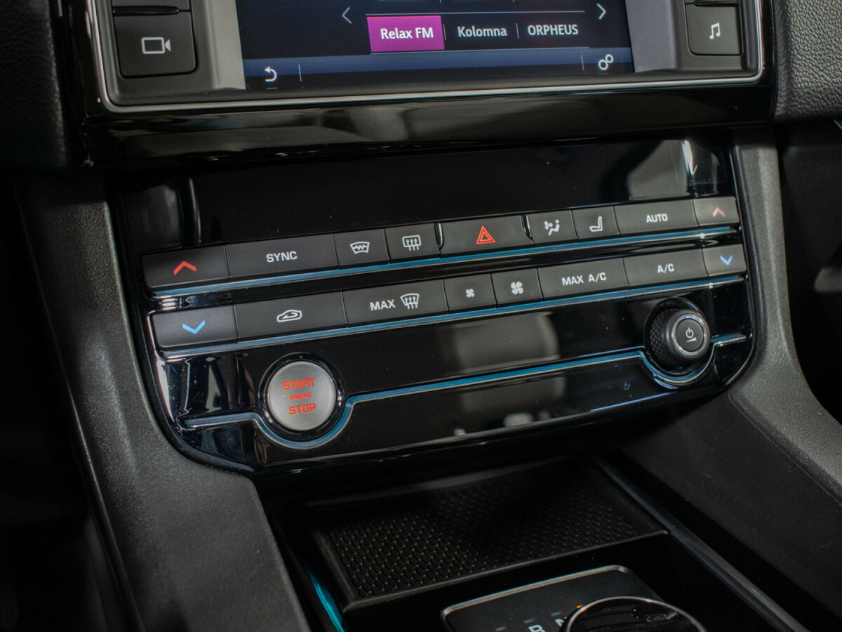 Б/У Ягуар Ф-Пэйс 2017 года. Фото: #16