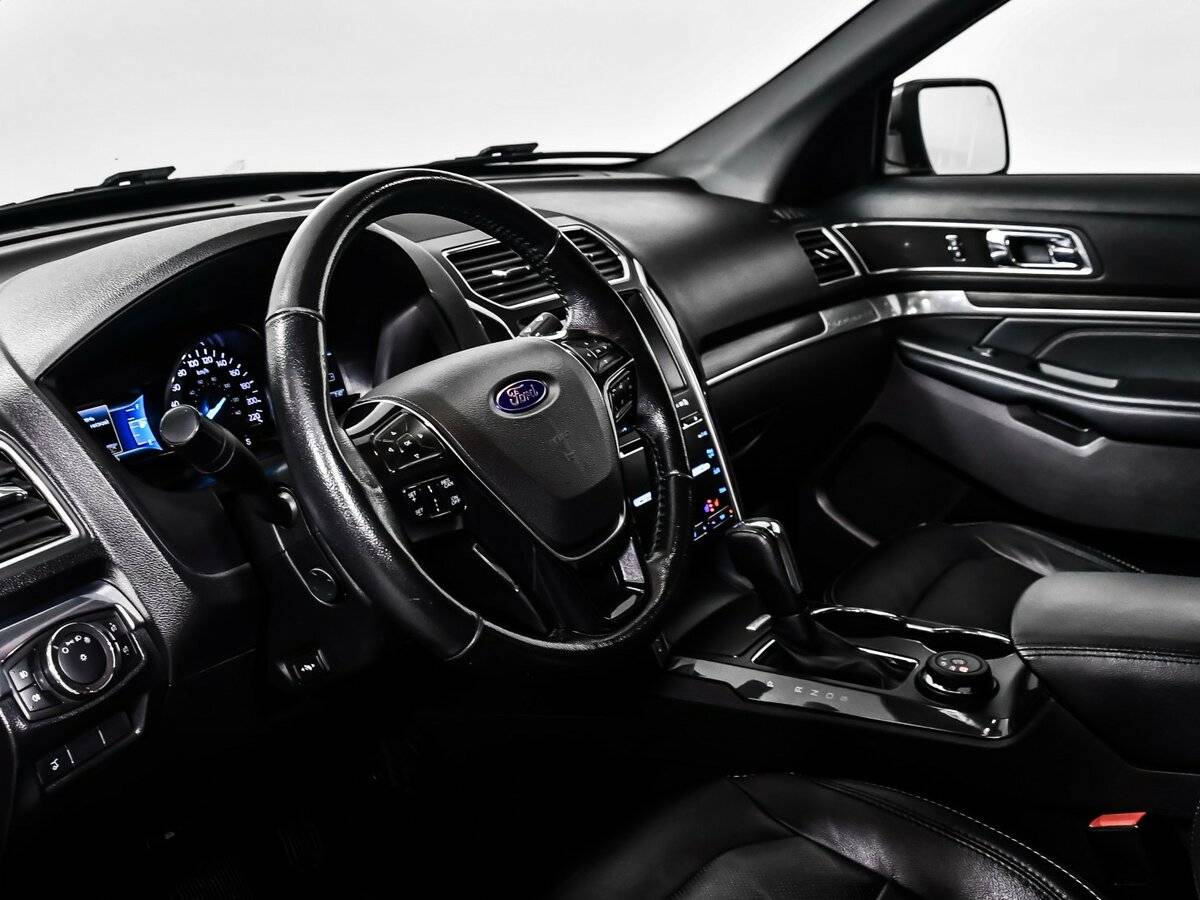 Б/У Форд Експлорер 2018 года. Фото: #9