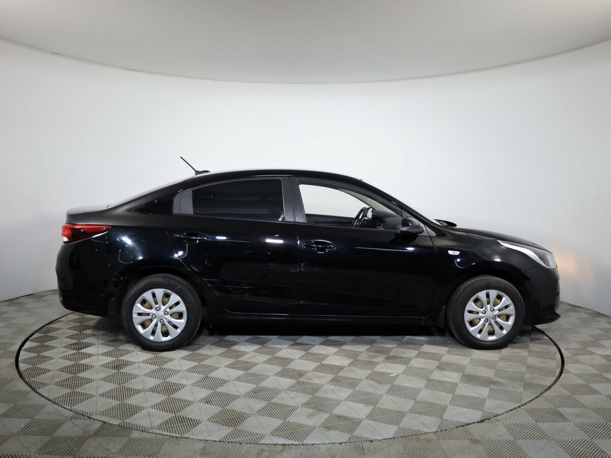 Б/У Киа Рио 2017 года. Фото: #3