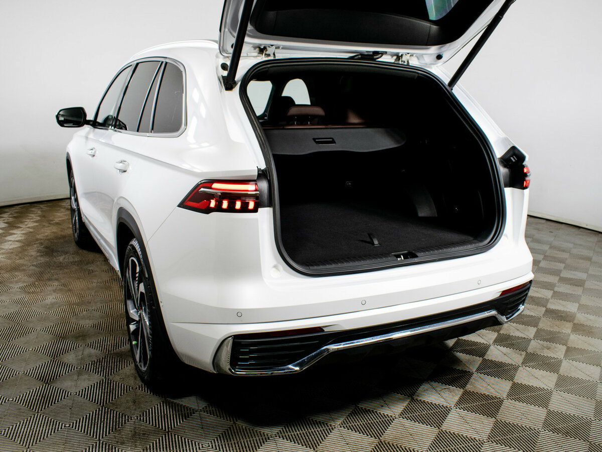 Б/У Джили Монжаро 2023 года. Фото: #8