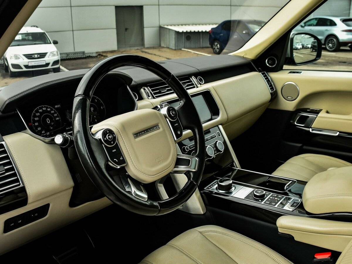 Б/У Лэнд Ровер Рэнж Ровер 2017 года. Фото: #9