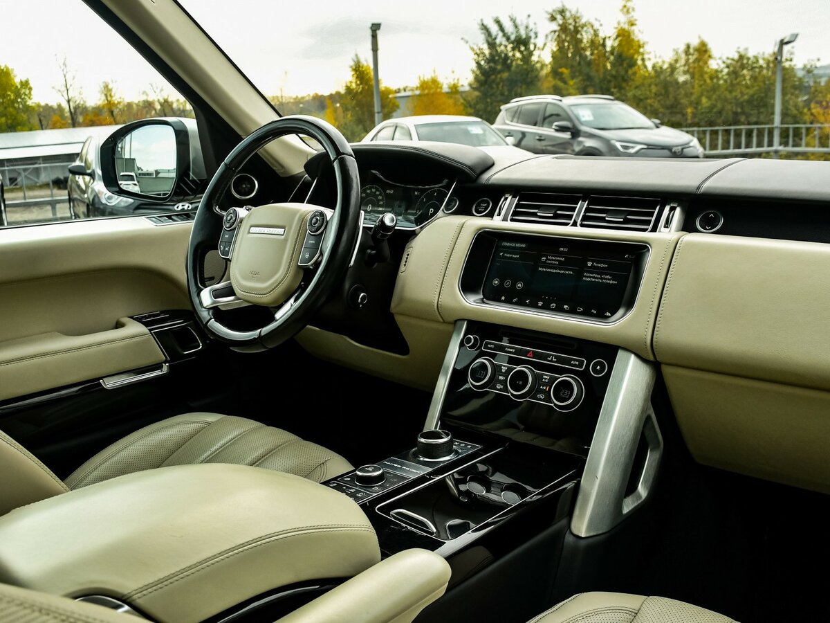 Б/У Лэнд Ровер Рэнж Ровер 2017 года. Фото: #10