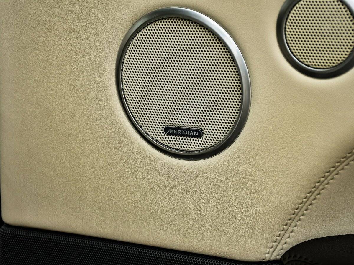 Б/У Лэнд Ровер Рэнж Ровер 2017 года. Фото: #16