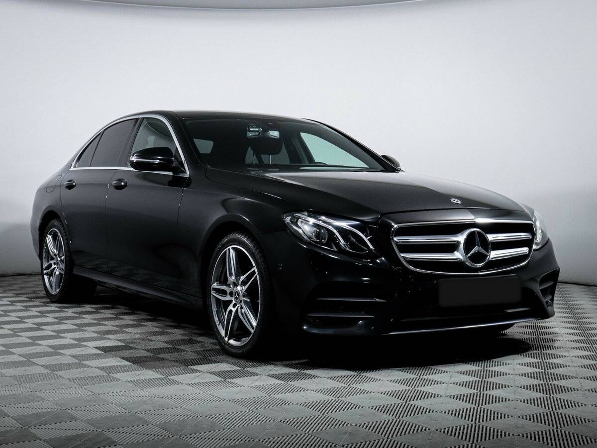 Б/У Мерседес-Бенц Е-Класс 2019 года. Фото: #2