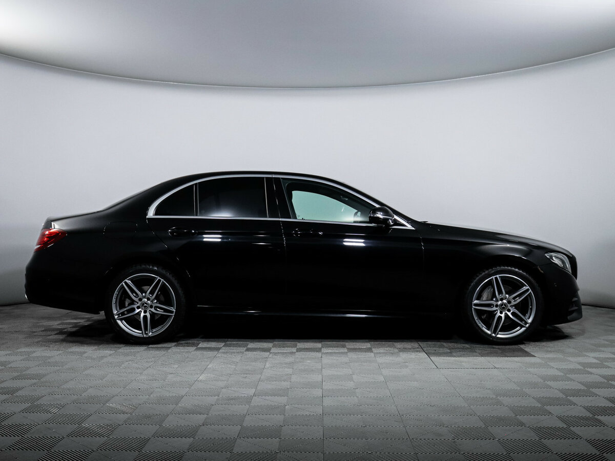 Б/У Мерседес-Бенц Е-Класс 2019 года. Фото: #3