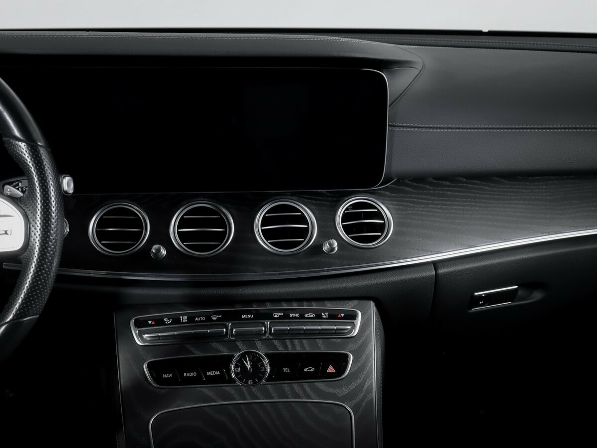 Б/У Мерседес-Бенц Е-Класс 2019 года. Фото: #12