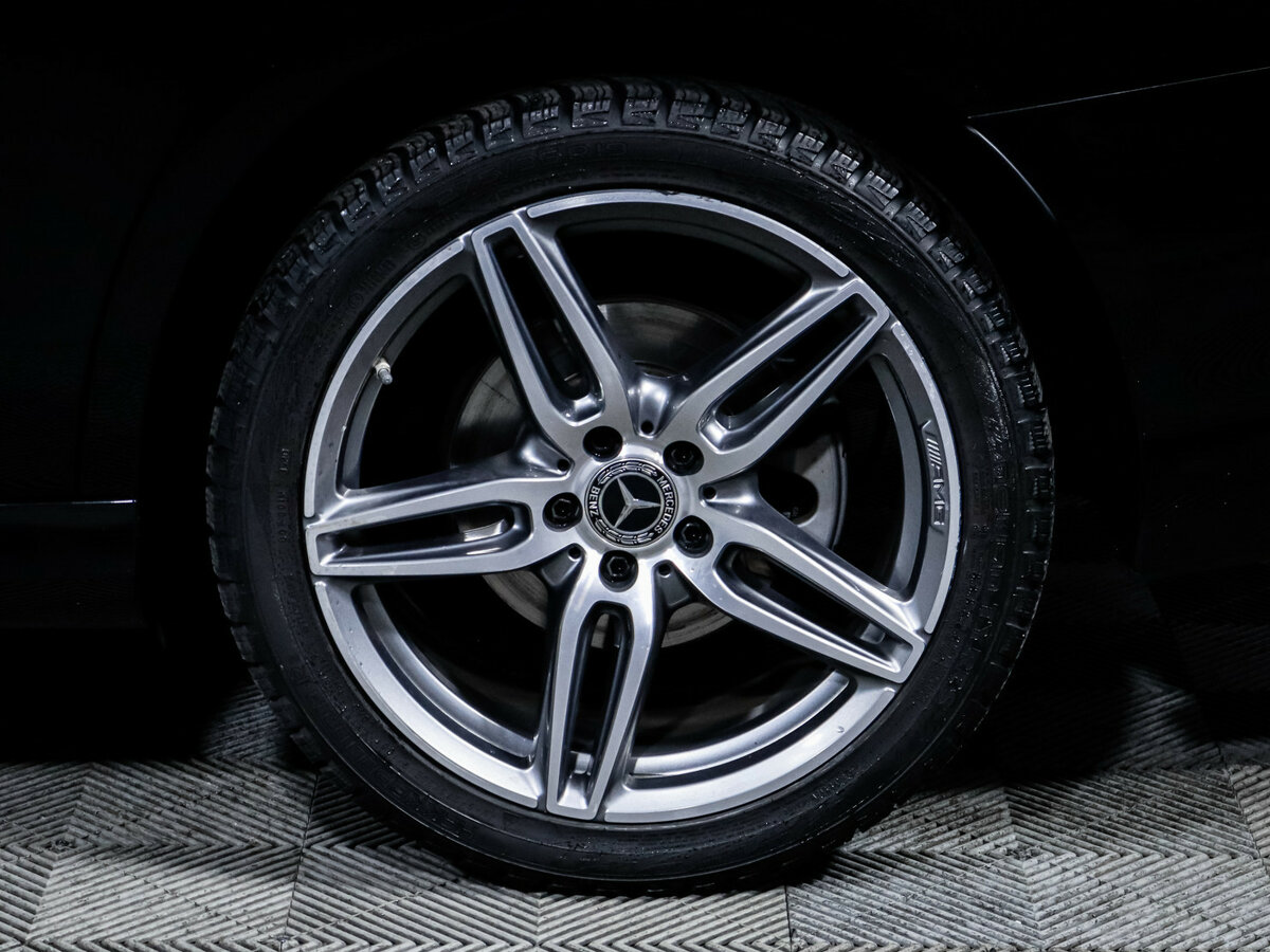 Б/У Мерседес-Бенц Е-Класс 2019 года. Фото: #14