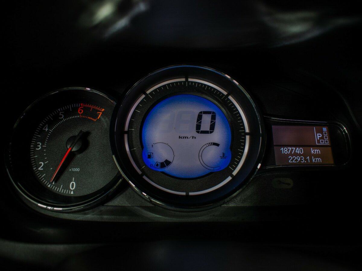 Б/У Рено Флюенс 2013 года. Фото: #9