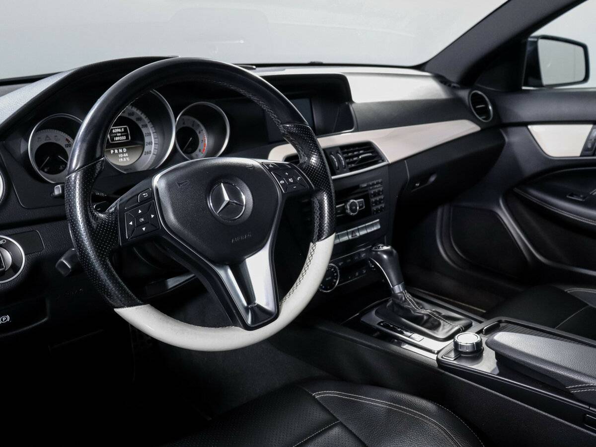 Б/У Мерседес-Бенц Ц-Класс 2012 года. Фото: #10