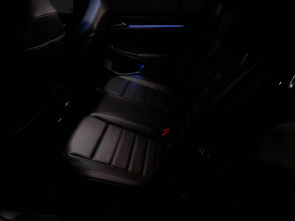 Б/У Фольксваген Гольф Р 2023 года. Фото: #28