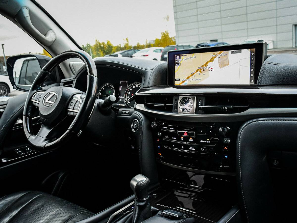 Б/У Лексус Л-Икс 2016 года. Фото: #8