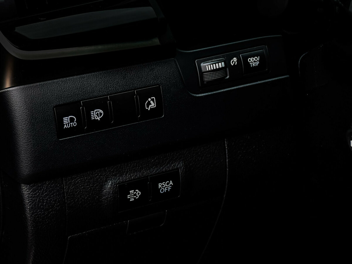 Б/У Лексус Л-Икс 2016 года. Фото: #12