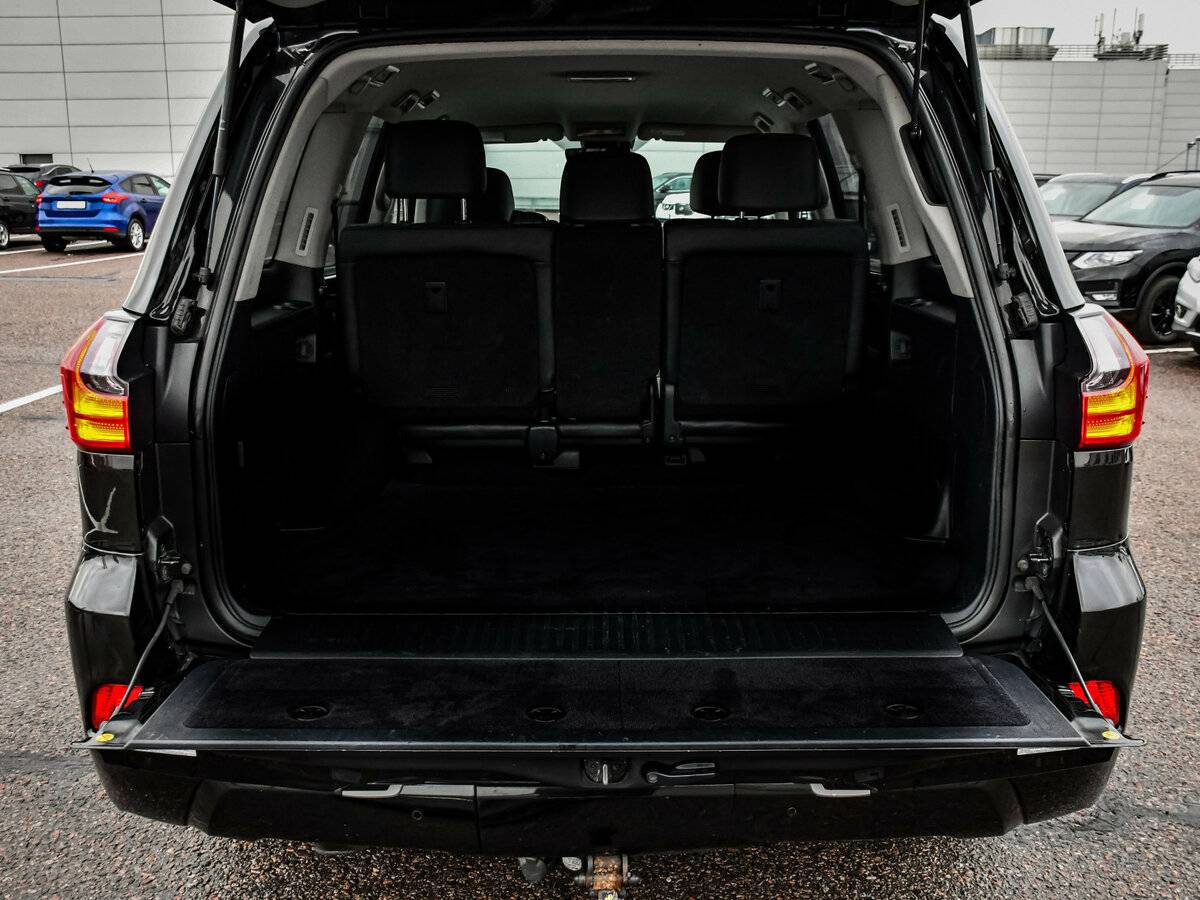 Б/У Лексус Л-Икс 2016 года. Фото: #14