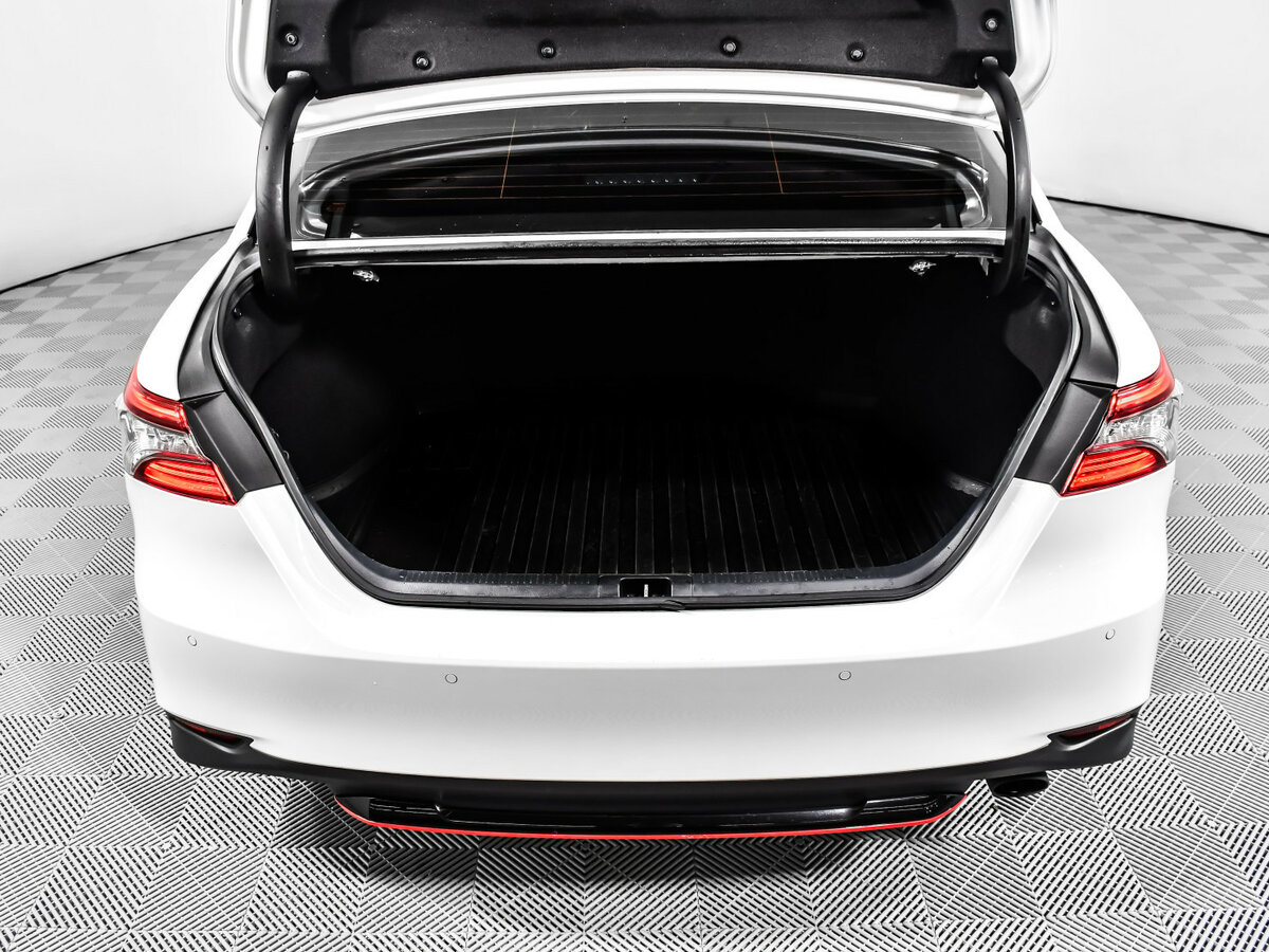 Б/У Тойота Камри 2021 года. Фото: #11