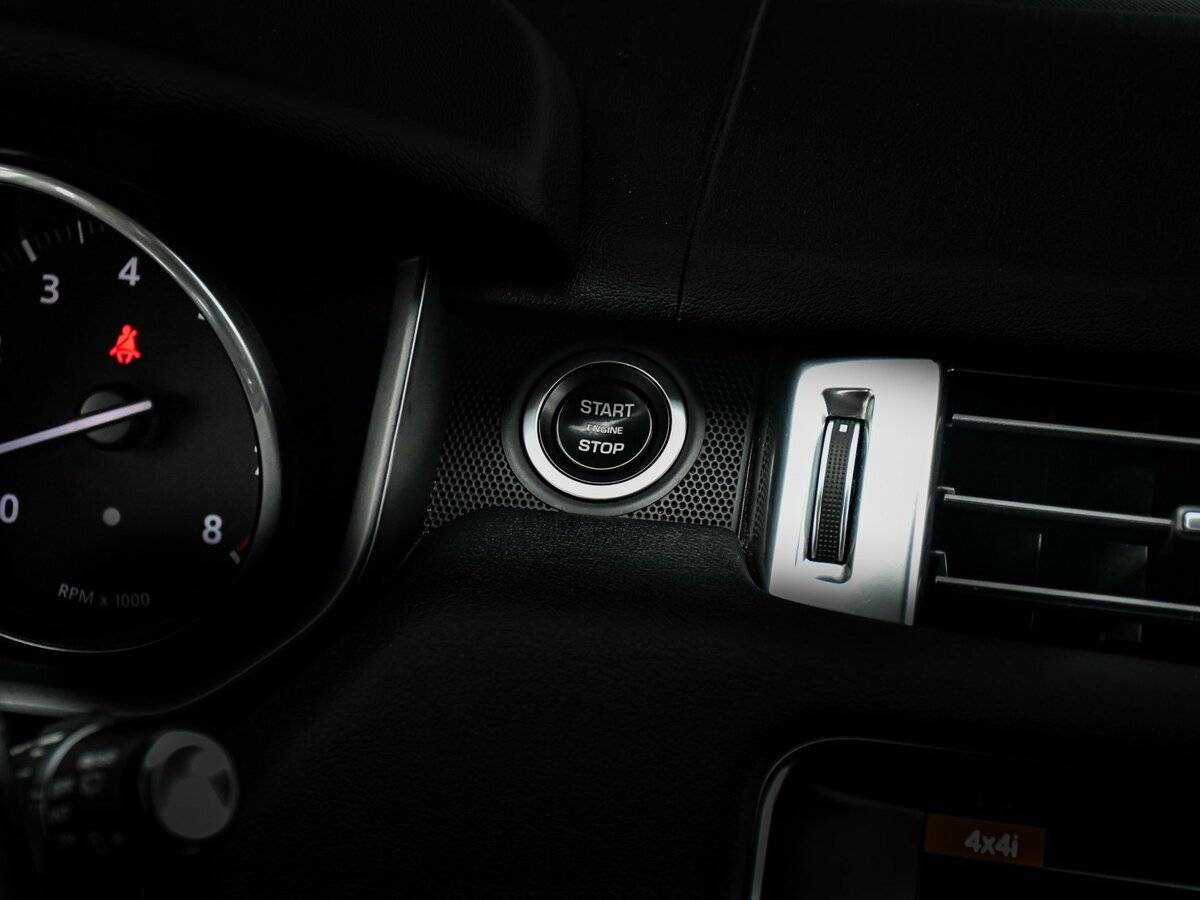 Б/У Лэнд Ровер Рэнж Ровер Спорт 2017 года. Фото: #17