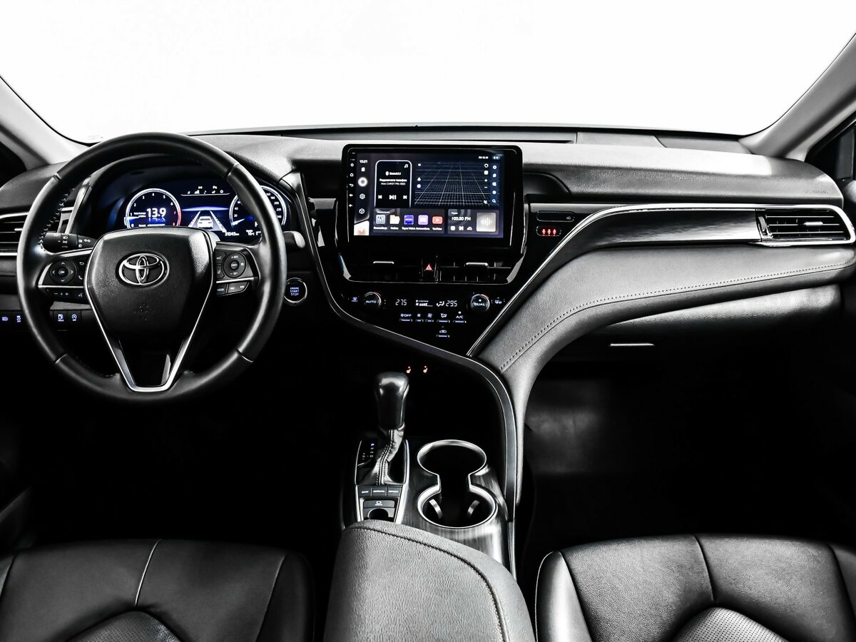 Б/У Тойота Камри 2023 года. Фото: #8