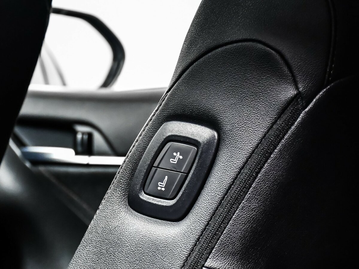 Б/У Тойота Камри 2023 года. Фото: #10