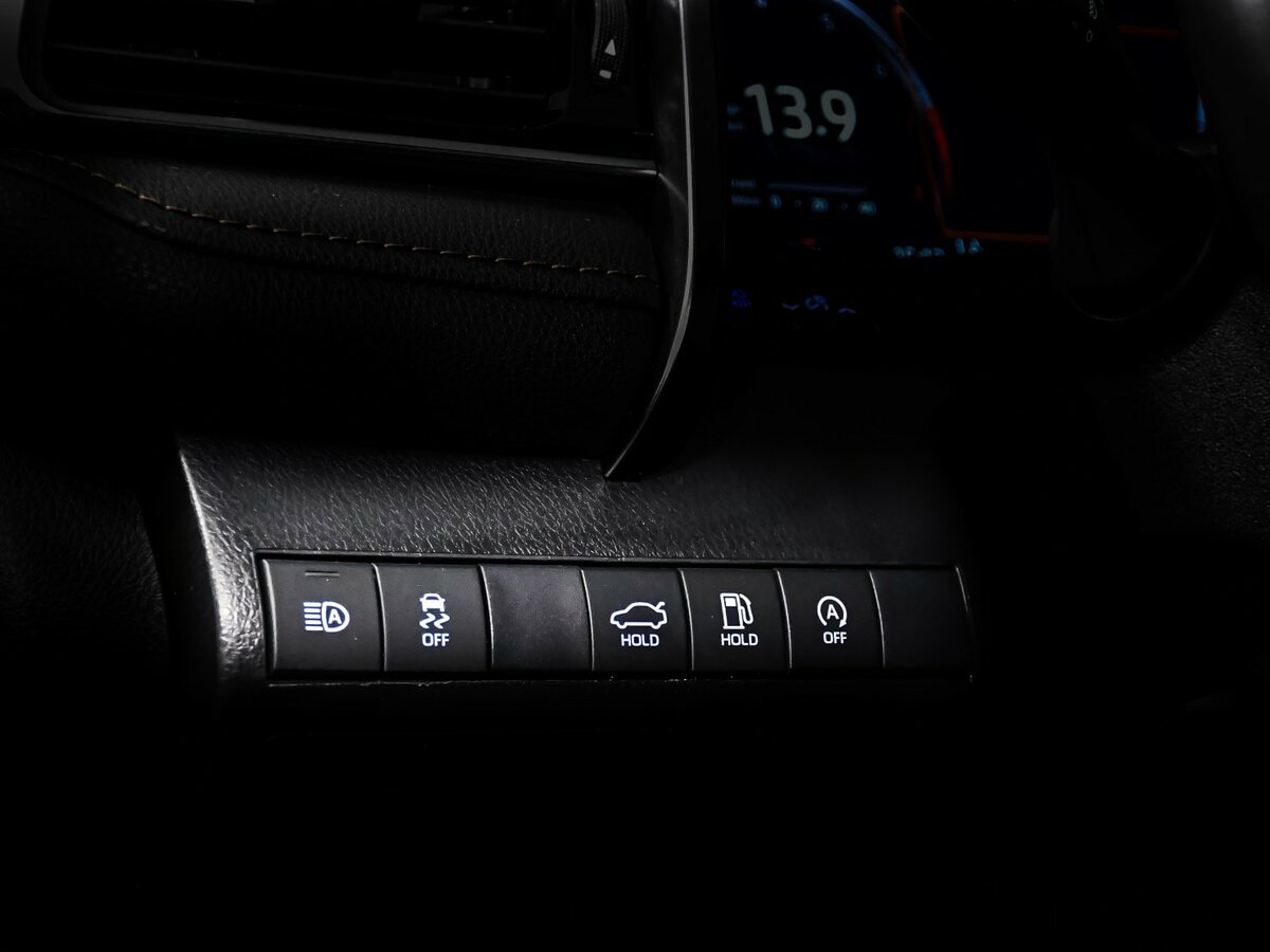 Б/У Тойота Камри 2023 года. Фото: #13