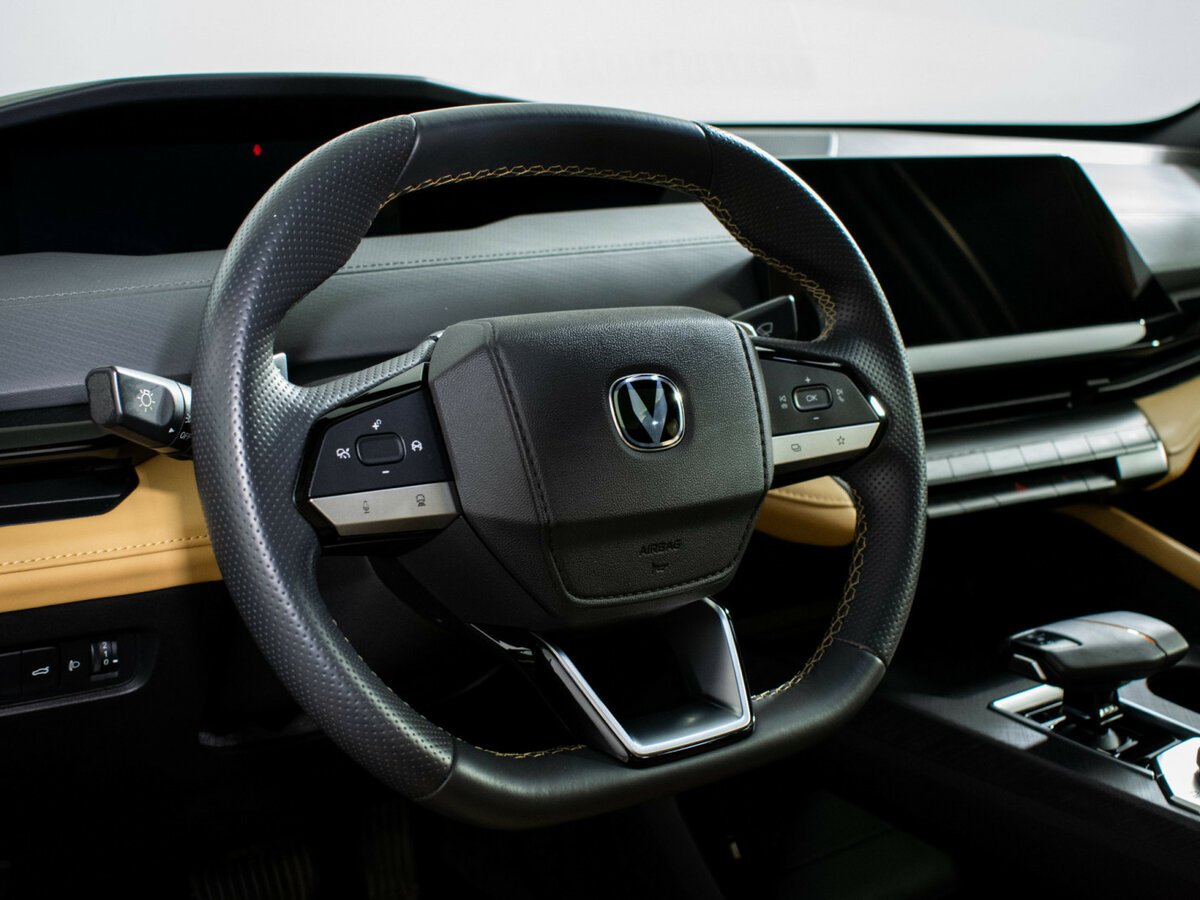 Б/У Чанган УНИ-В 2022 года. Фото: #11