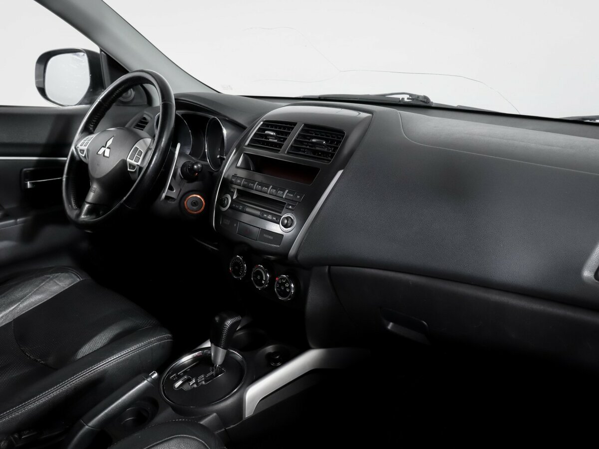 Б/У Митсубиши АС-Икс 2011 года. Фото: #6