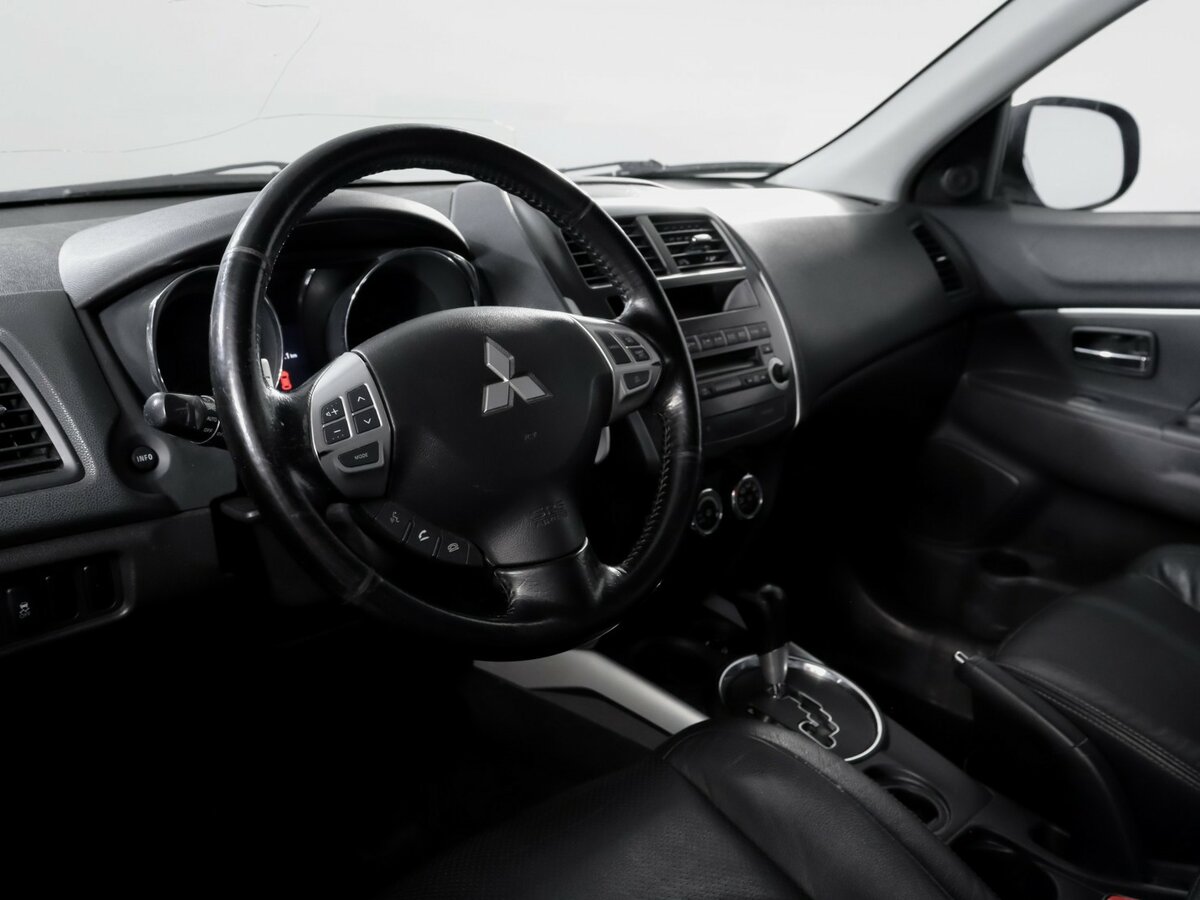 Б/У Митсубиши АС-Икс 2011 года. Фото: #10